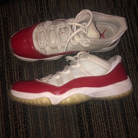 Jordan 11 Cherry Low - Picture 2 of 2